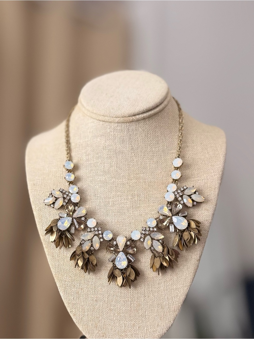 ✔LOFT Crystal & Brass Floral Cluster Statement Necklace